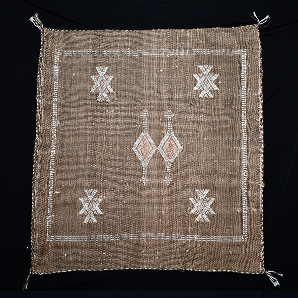 Sahara Threads (Pink ornament)